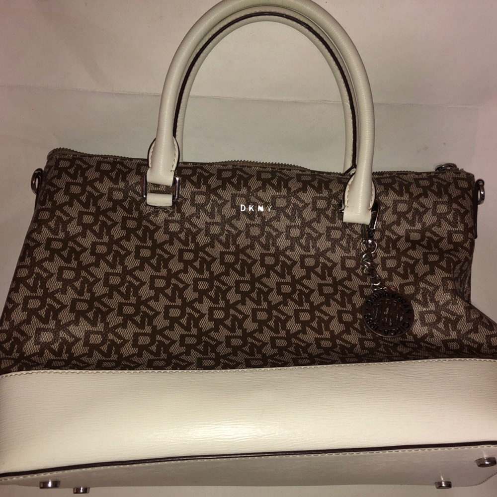 DKNY Donna Karan Leather Purse Logo Pattern W Silver Charm Detachable Authentic